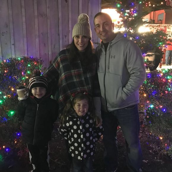 Meet your Posher, Nicole - Picture 1 of 1